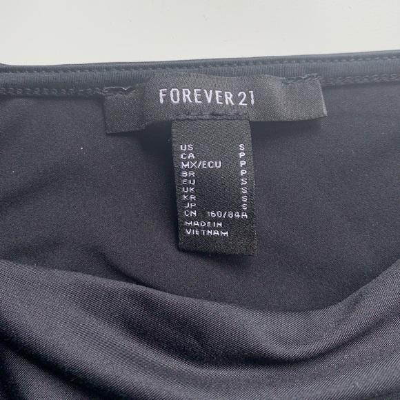 NWOT Ruched Tee! - Picture 5 of 5